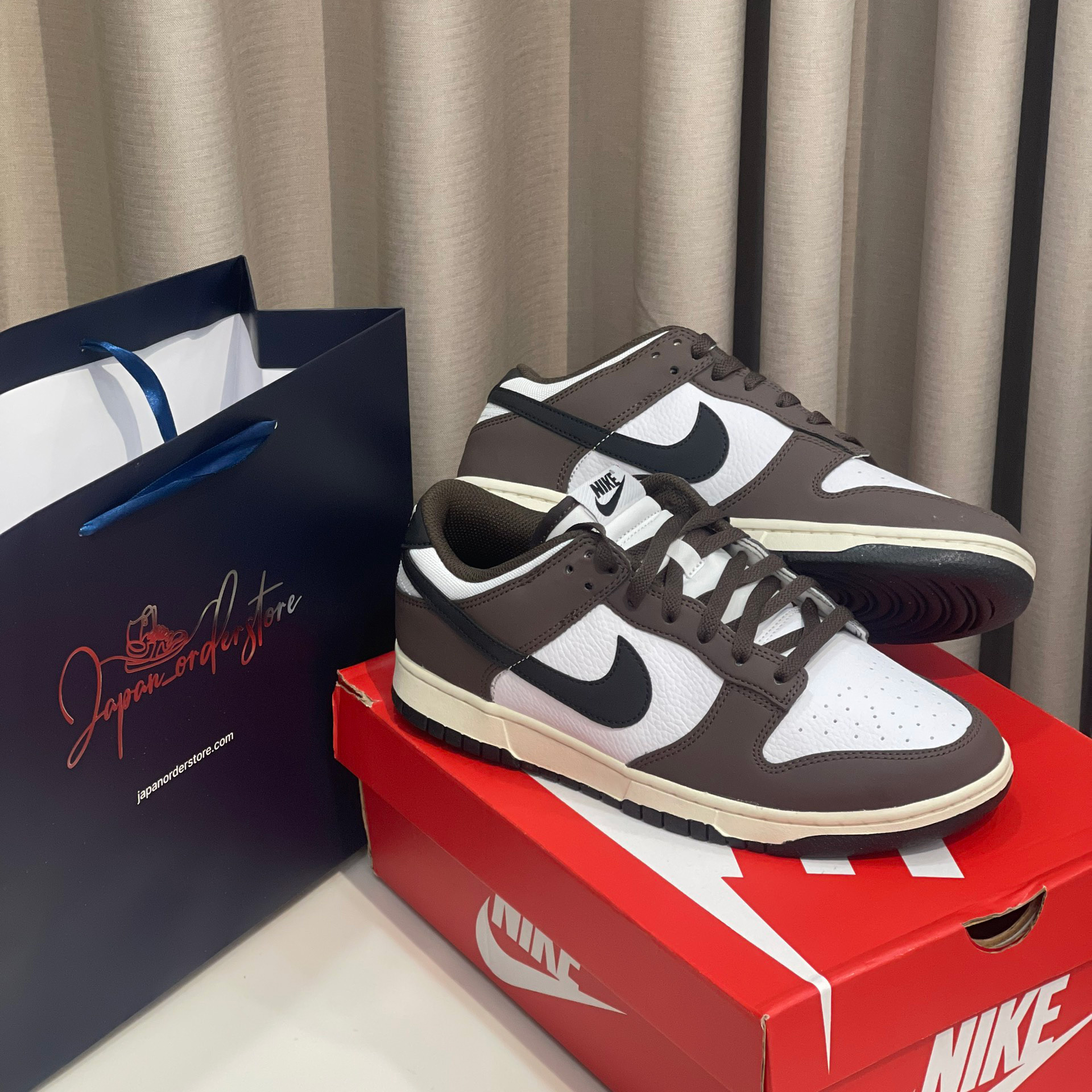 靴 Nike Dunk Low Next Nature \"Cacao Wow\" ナイキ「ダンク LOW “Cacao Wow”」は、リッチなチョコレートカラー