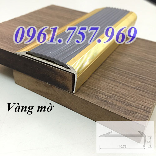 Nẹp mũi bậc cầu thang