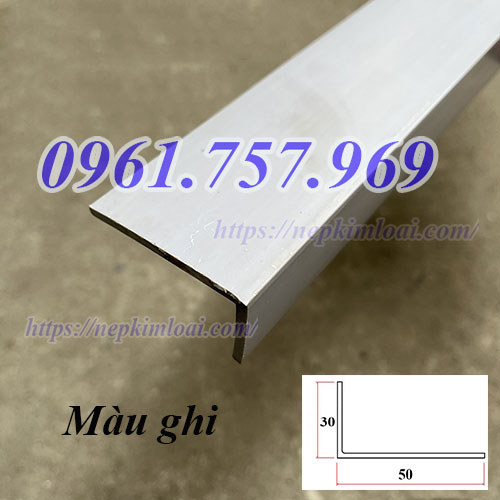 Nẹp V nhựa 30x50