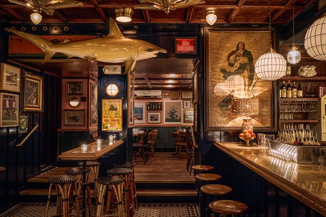 HOLYWATER - QUÁN BAR DƯỚI HẦM MANG CHỦ NGHĨA TỐI ĐA TẠI NEW YORK