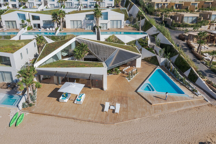 VILLA PAPILLON: KỲ QUAN KIẾN TRÚC BÊN BỜ BIỂN ĐỊA TRUNG HẢI