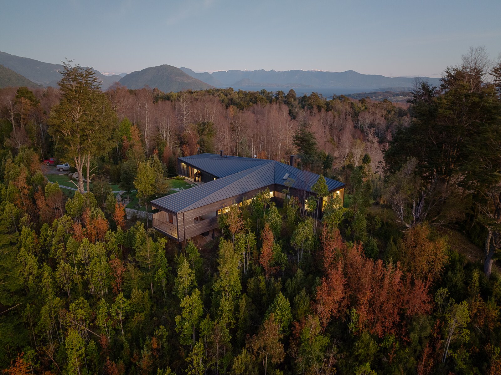 Apfel House trên đồi với khung cảnh “đắt giá” nhìn xuống thung lũng Chile