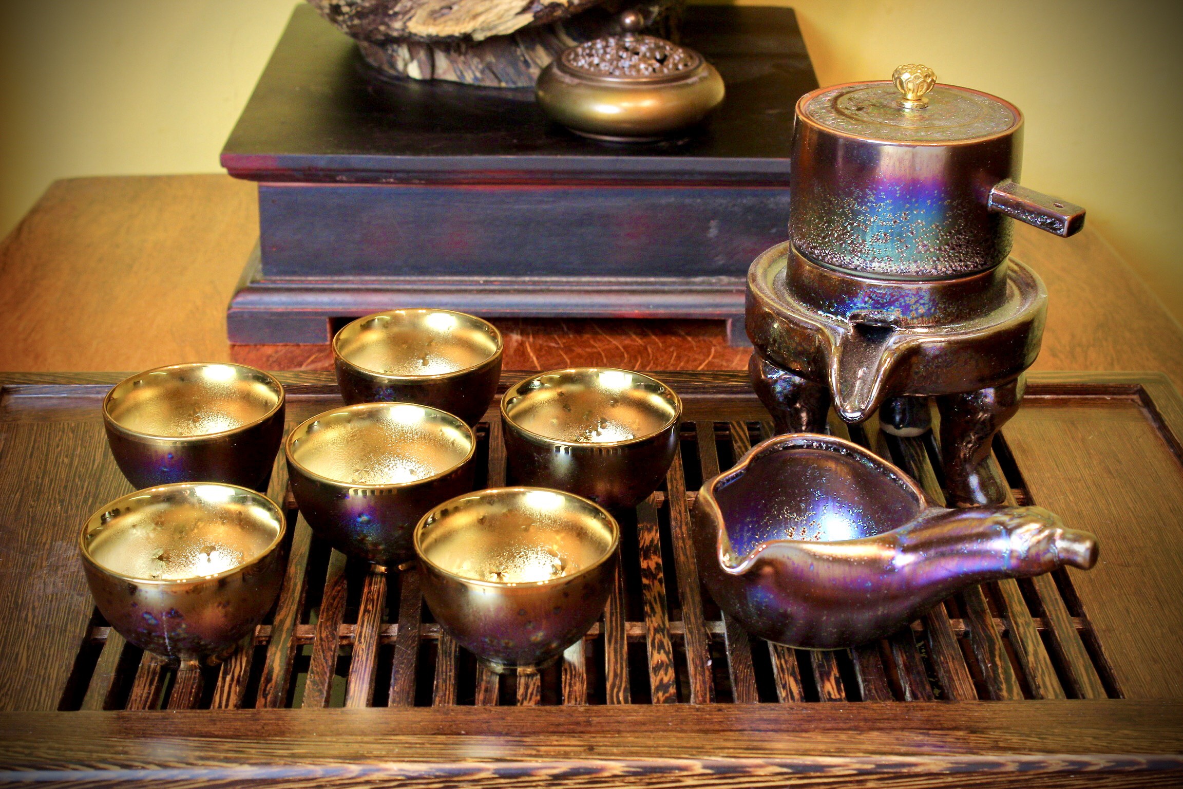 Bộ Ấm Chén Hỏa Biến lòng dát vàng 9999