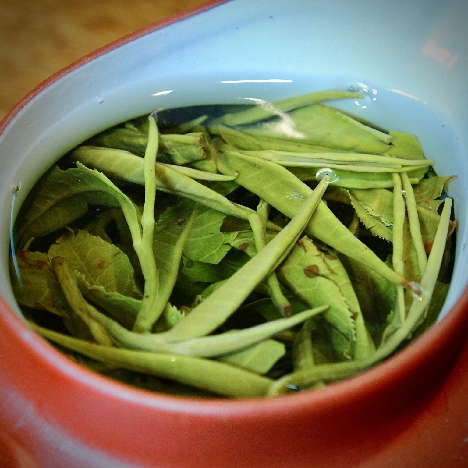 Lục Trà Shan Tuyết Cổ Thụ 1 tôm 1 lá - Hộp 200gram biếu tặng