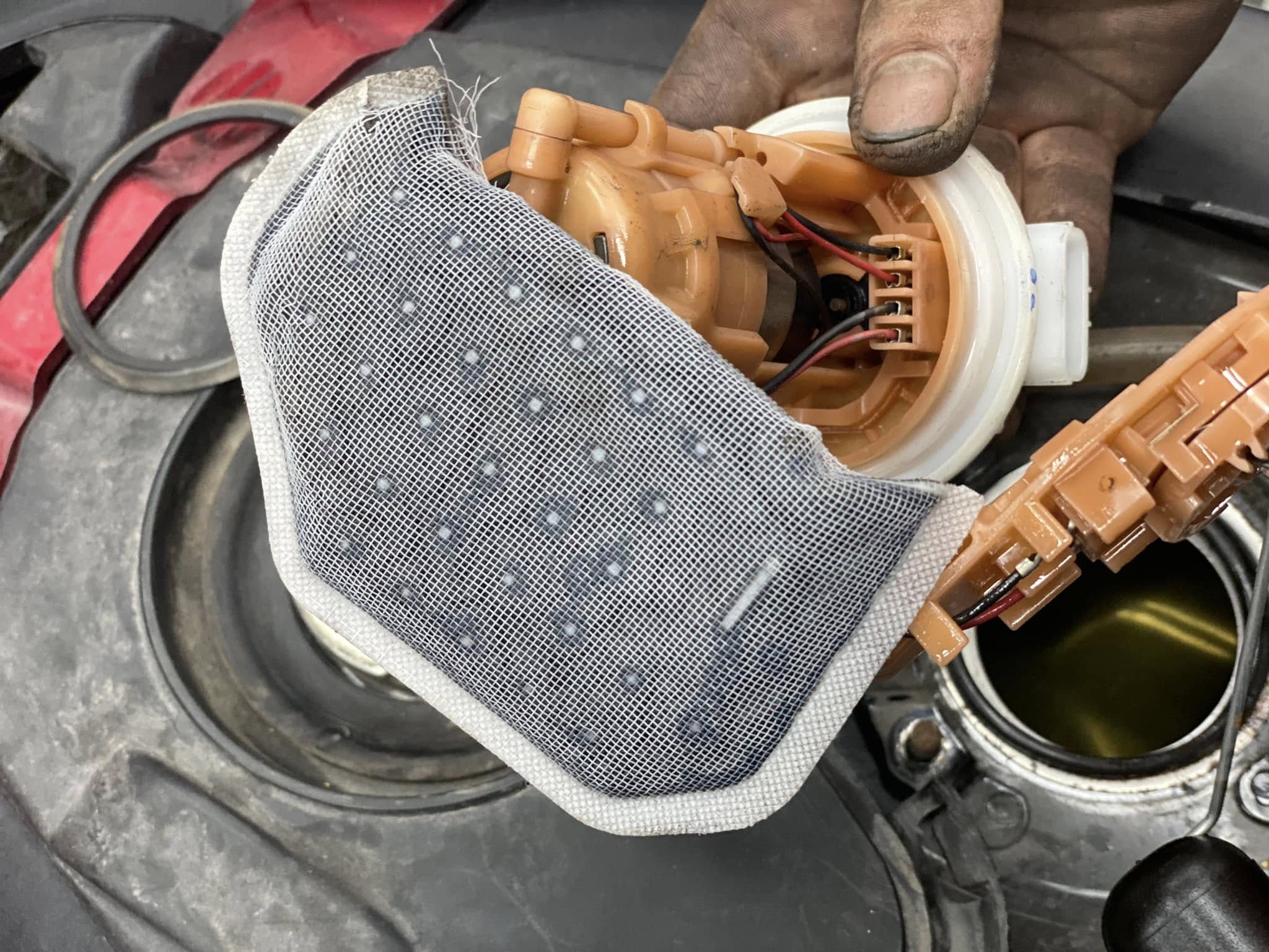 Lọc xăng bẩn gây ra những lỗi gì trên xe FI?