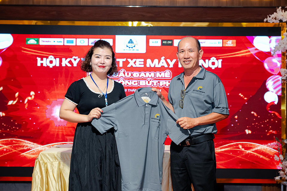 Ms Lê Phương giao lưu cùng Hội xe máy Sài Gòn