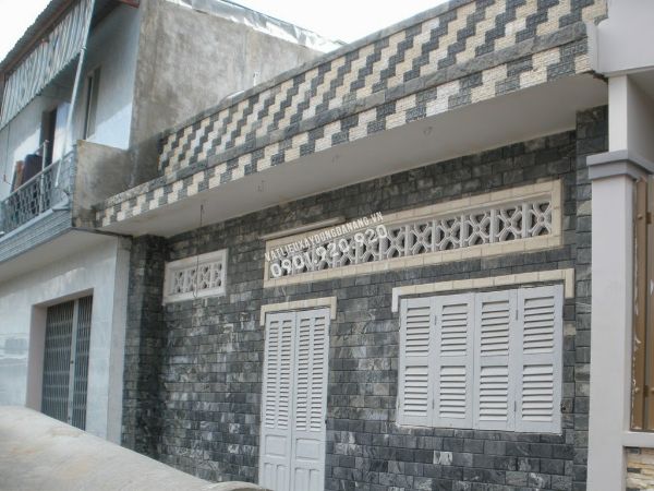 Mẫu gạch ốp viên xám cỡ nhỏ