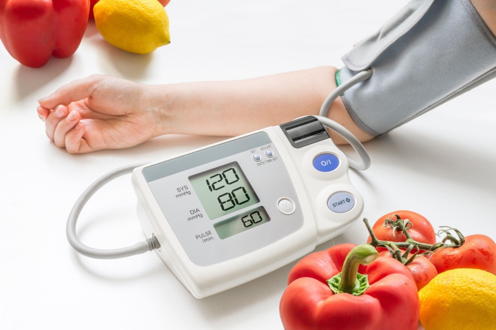 5 Mẹo Vặt Giúp Bạn Kiểm Soát Huyết Áp Mà Không Cần Thuốc