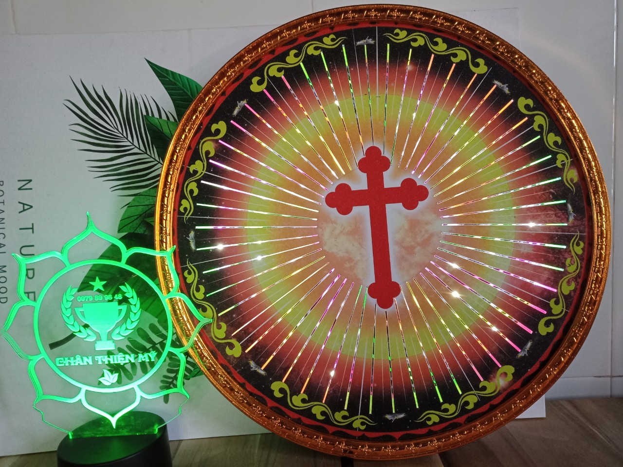 Hào quang mẫu Thánh Giá