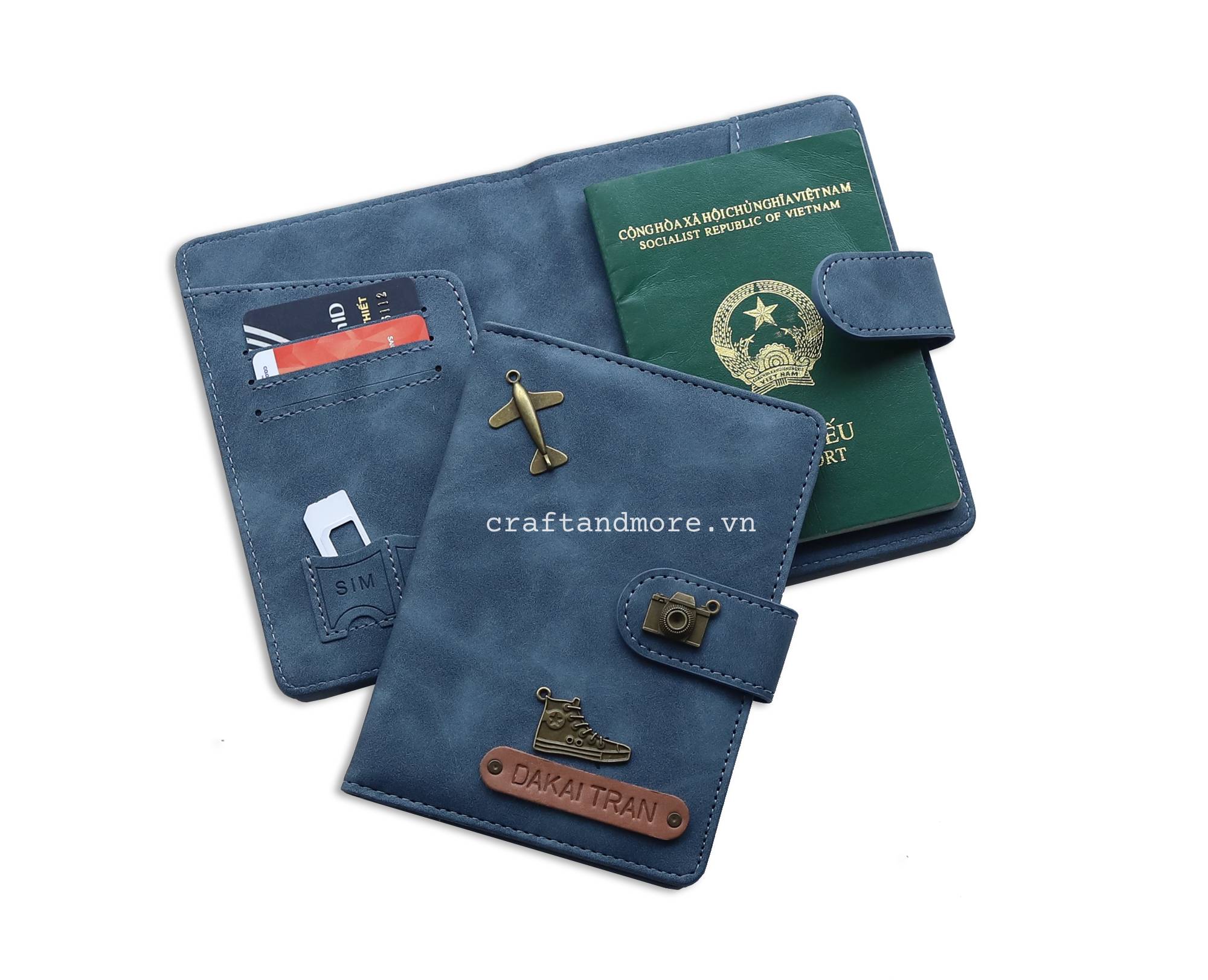 Passport holder quai cài xanh Q5