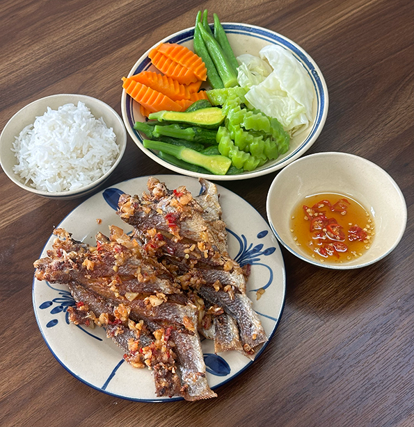 Khô Cá Đù Cháy Mắm Tỏi - Món ngon dân dã khó quên