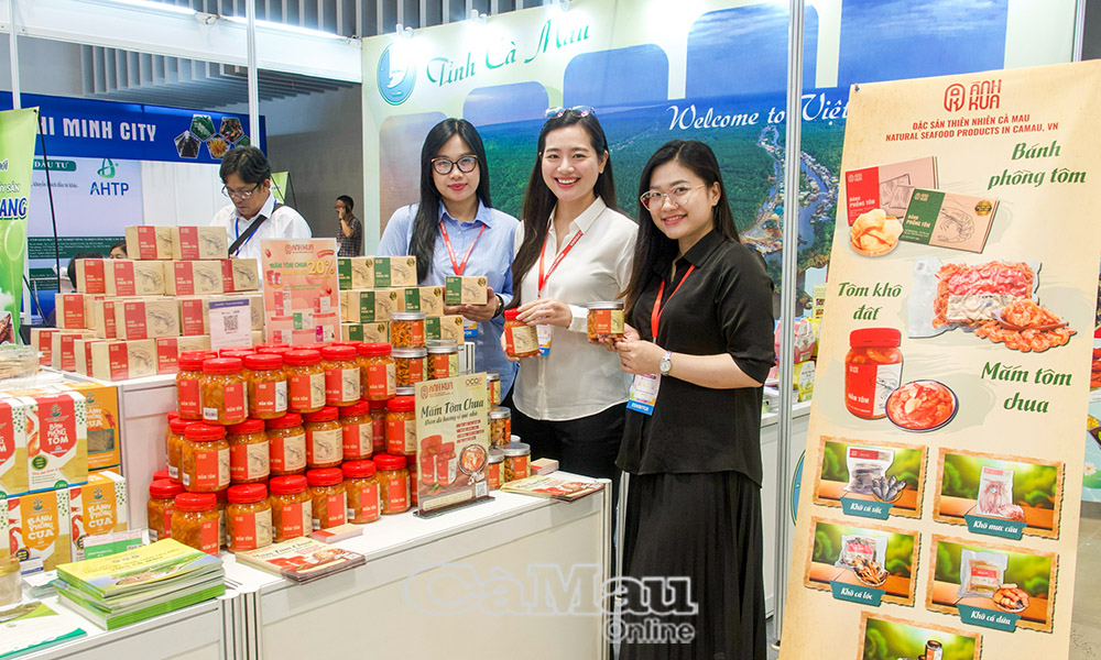 Mắm tôm chua Ánh Kua - Giữ hồn truyền thống, vươn tầm quốc tế