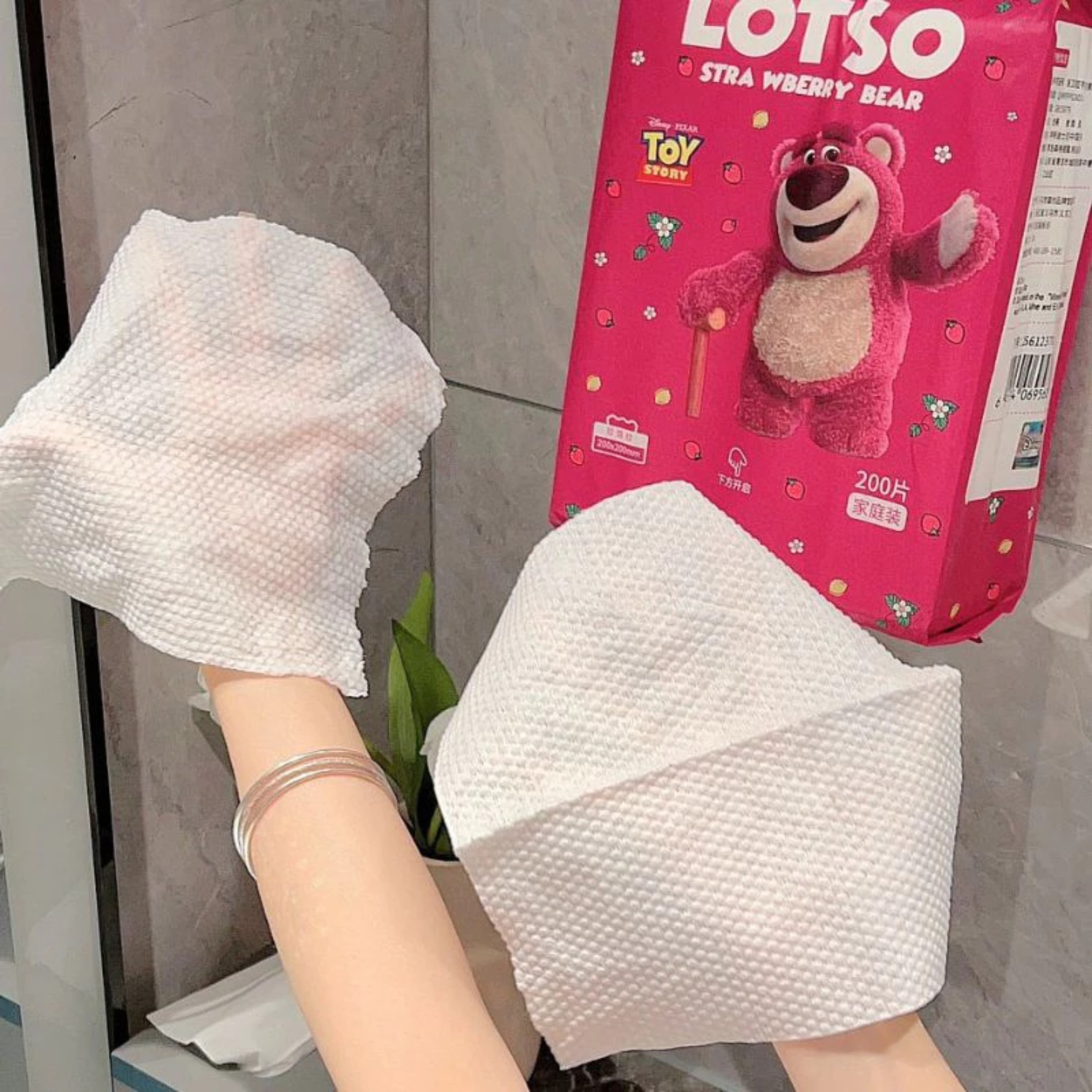 TÚI GIẤY GẤU DÂU RÚT 200 TỜ