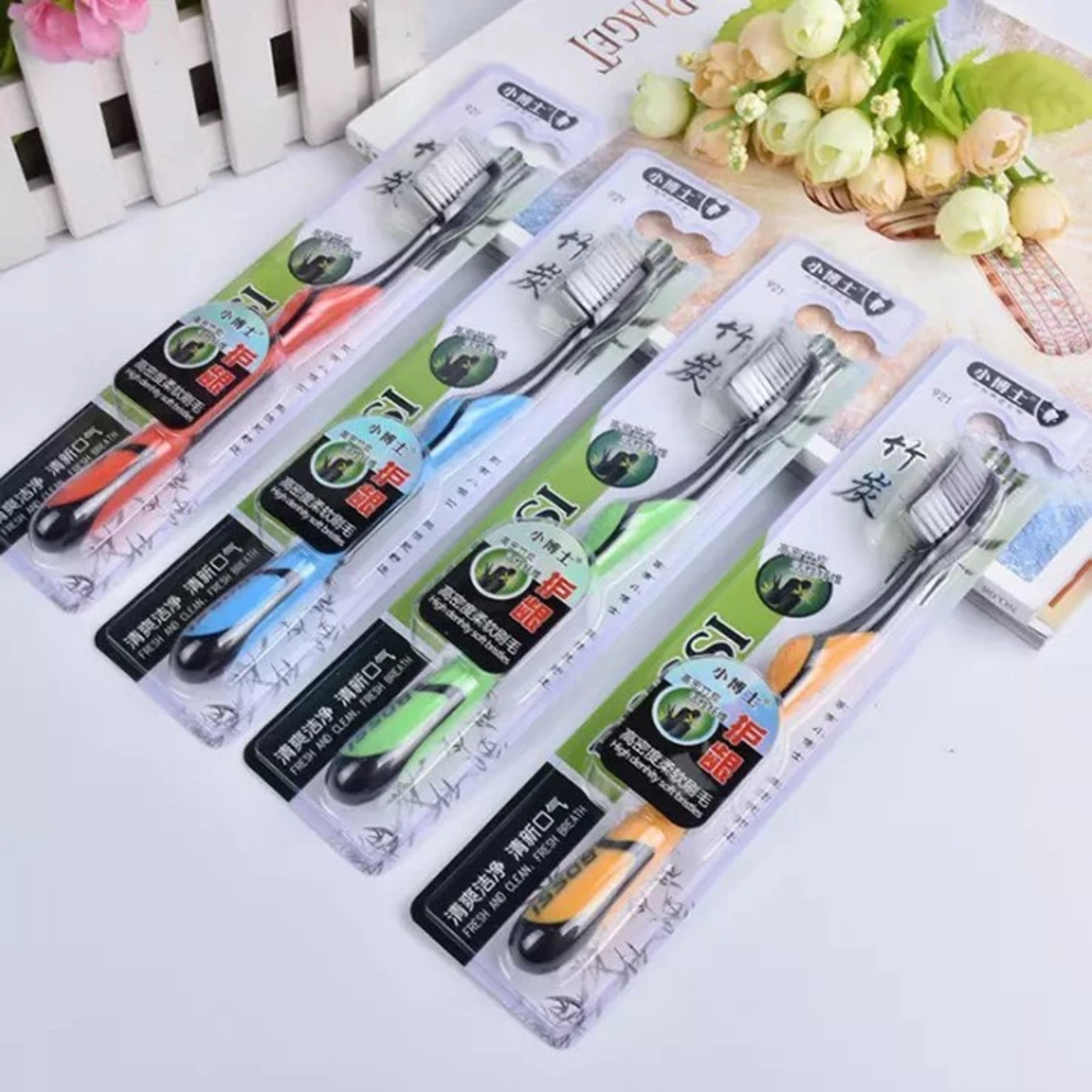 HỘP 30 BÀN CHẢI THAN TRE