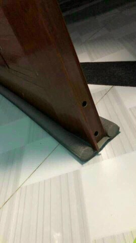 THANH CHẮN KHE CỬA