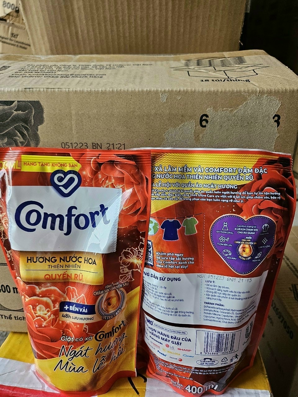 Nước xả vải comfort đậm đặc hương nước hoa thiên nhiên quyến rũ 400ml (Hàng Khuyến mãi)