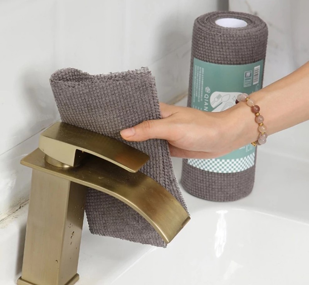 CUỘN KHĂN GIẤY LAU BẾP THAN ĐEN 20 CM