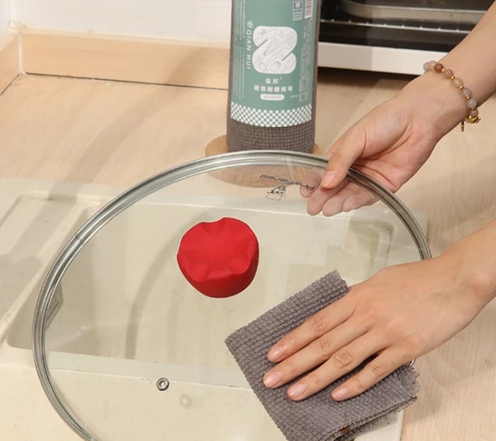 CUỘN KHĂN GIẤY LAU BẾP THAN ĐEN 20 CM