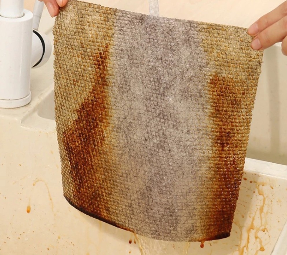 CUỘN KHĂN GIẤY LAU BẾP THAN ĐEN 20 CM