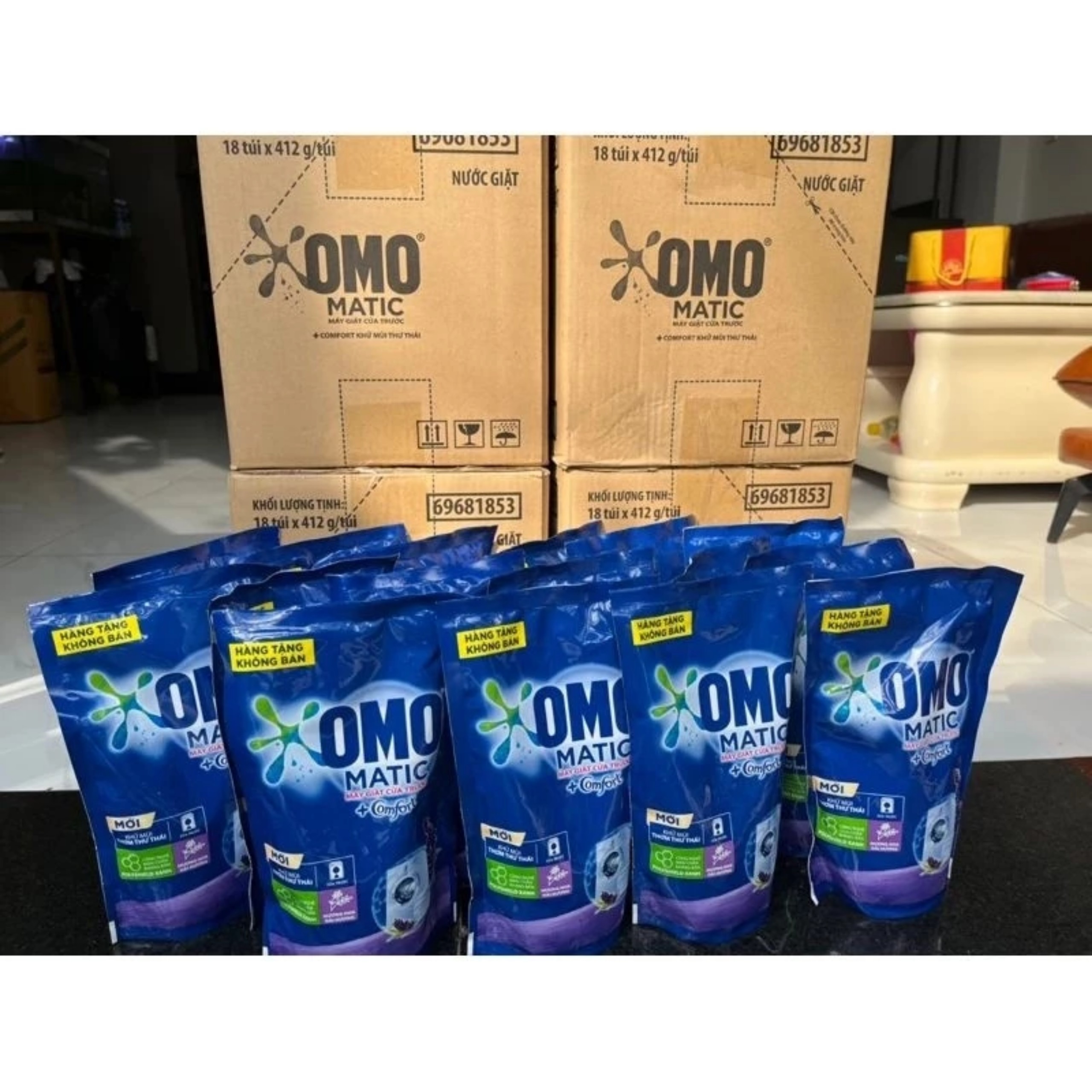 NƯỚC GIẶT OMO CỬA TRƯỚC ( MÀU XANH )