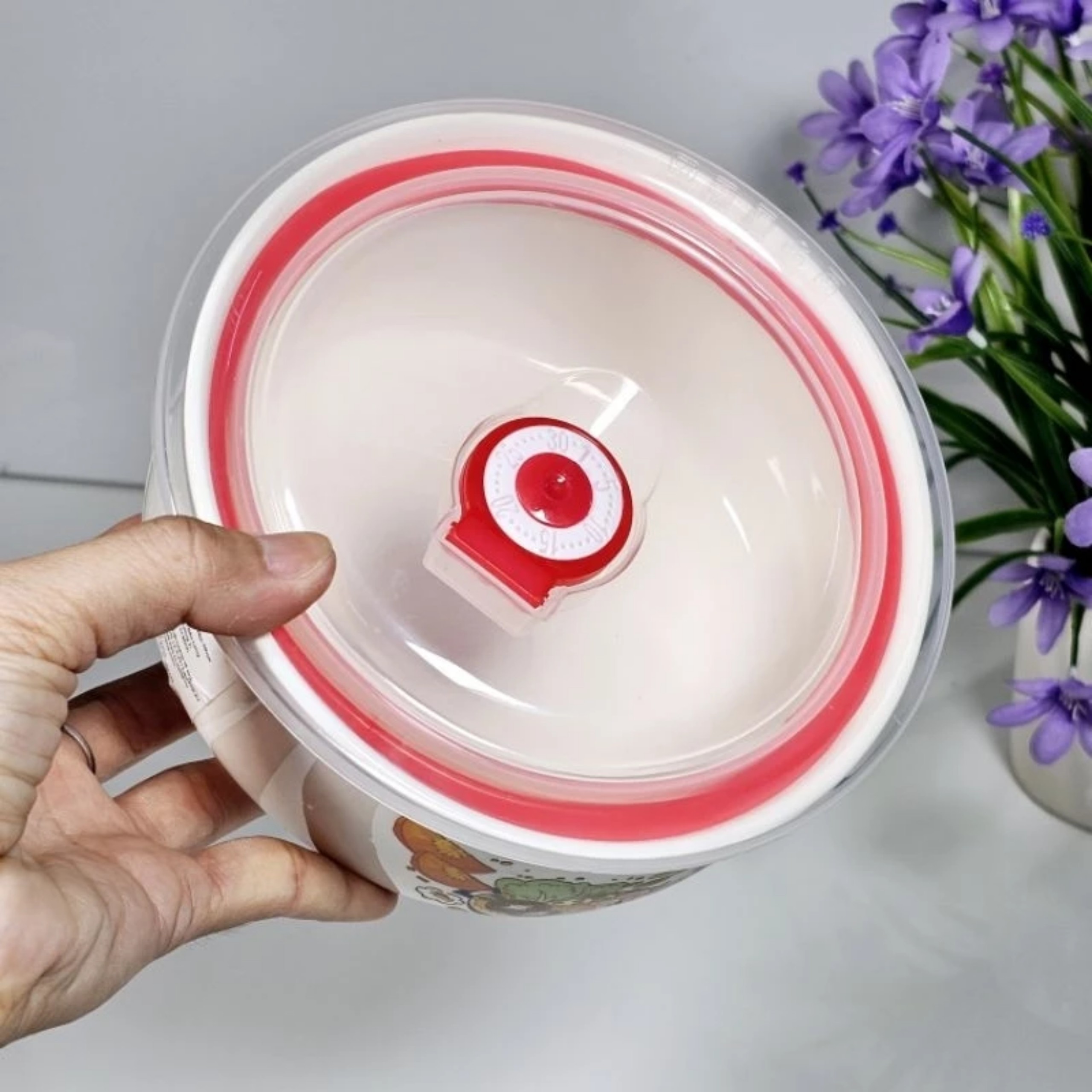 THỐ SỨ CÓ NẮP NHỰA HÚT CHÂN KHÔNG (HKM)