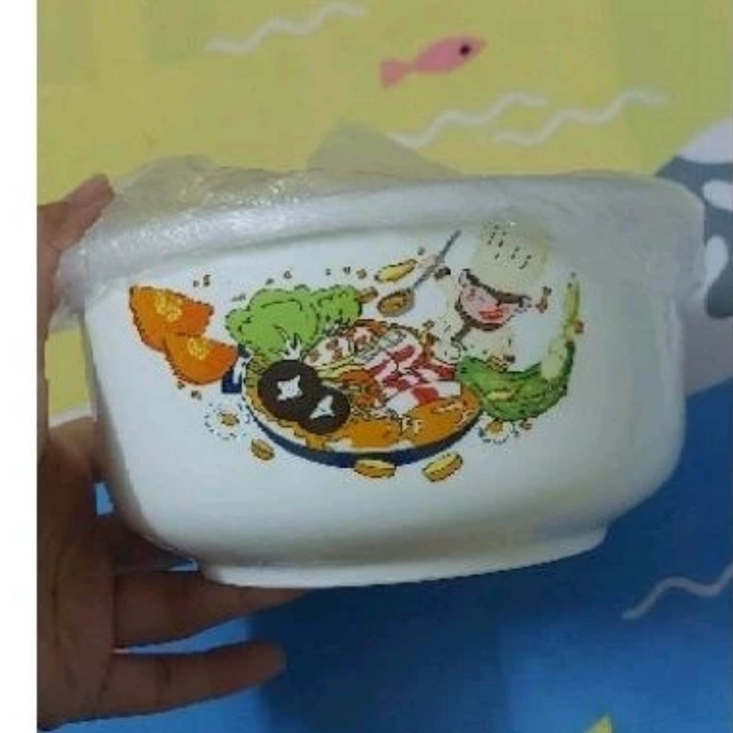 THỐ SỨ CÓ NẮP NHỰA HÚT CHÂN KHÔNG (HKM)