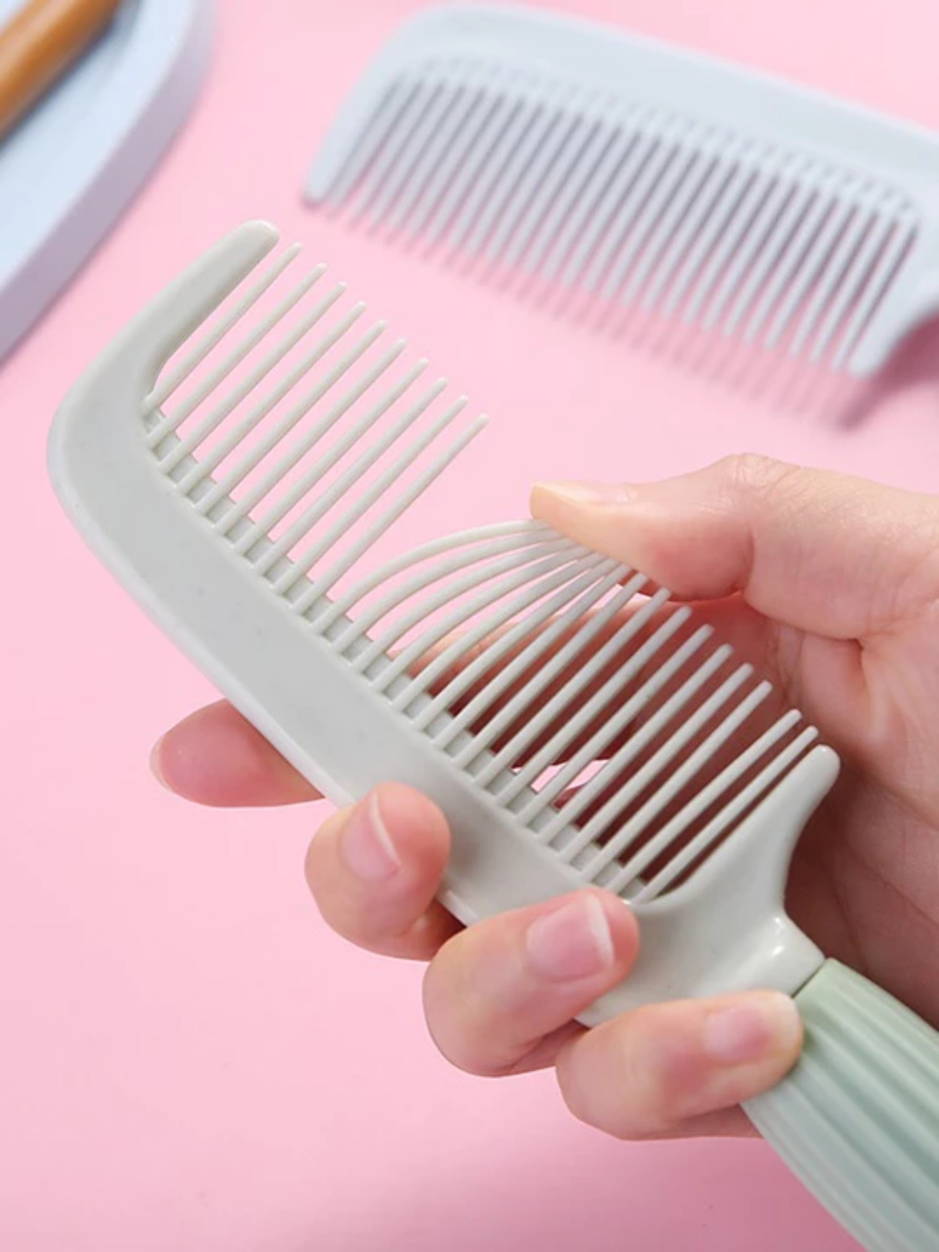 LƯỢC CHẢI TÓC HÌNH THỎ CHO BÉ