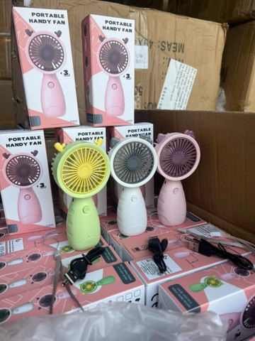 QUẠT MINI CẦM TAY DỄ THƯƠNG CÓ TÍCH ĐIỆN