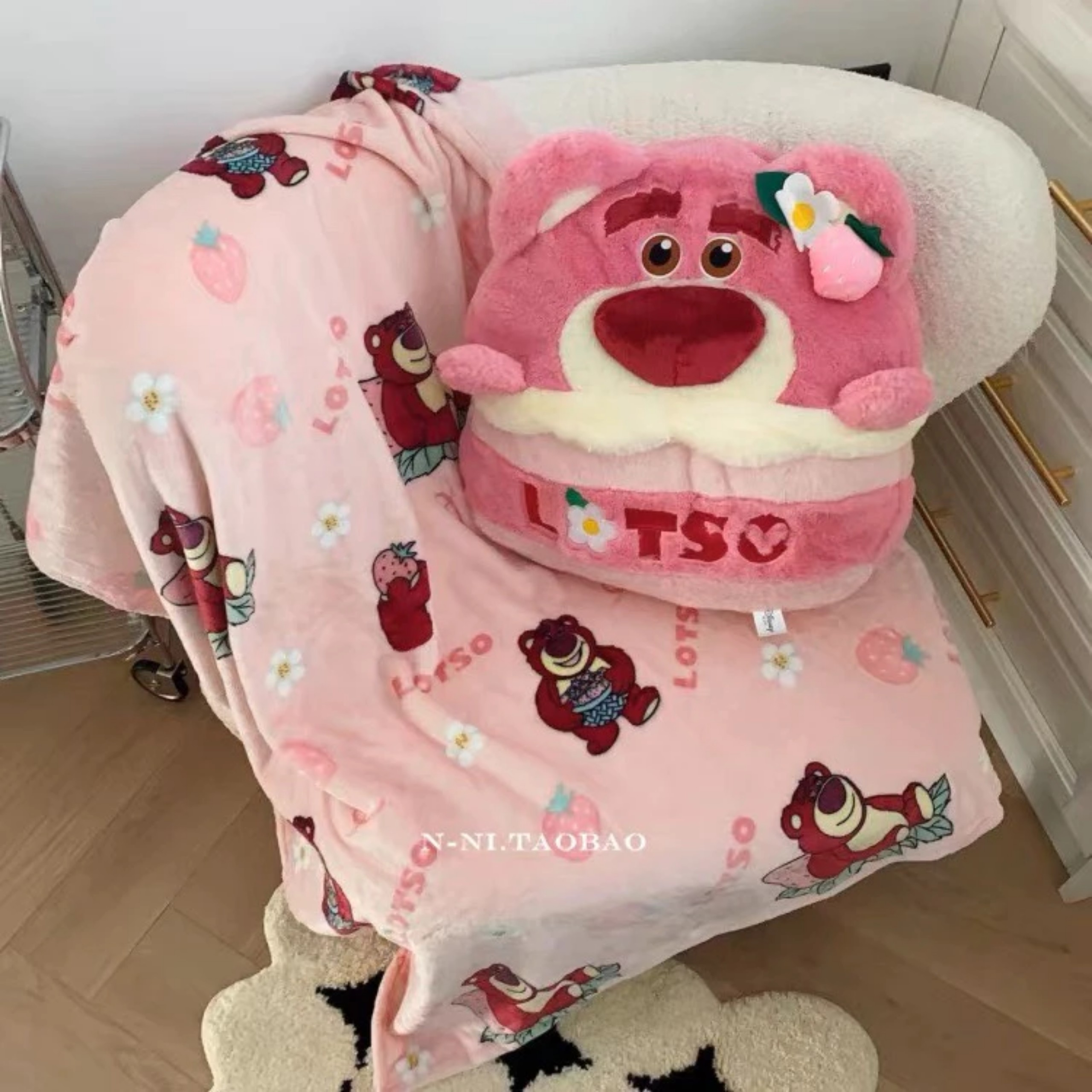 GỐI 2 IN 1 GẤU DÂU