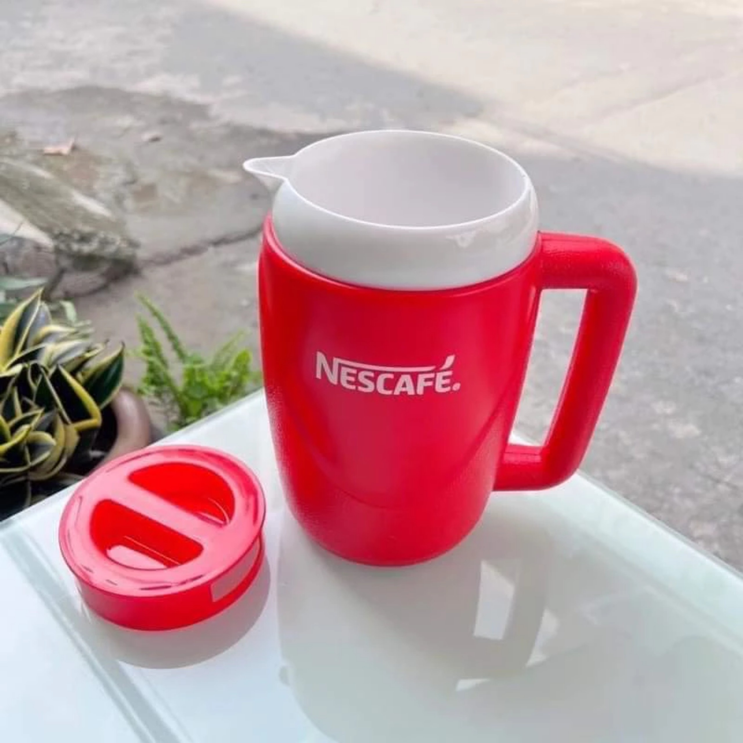 CA ĐÁ GIỮ NHIỆT 1.5 Lít NESCAFE