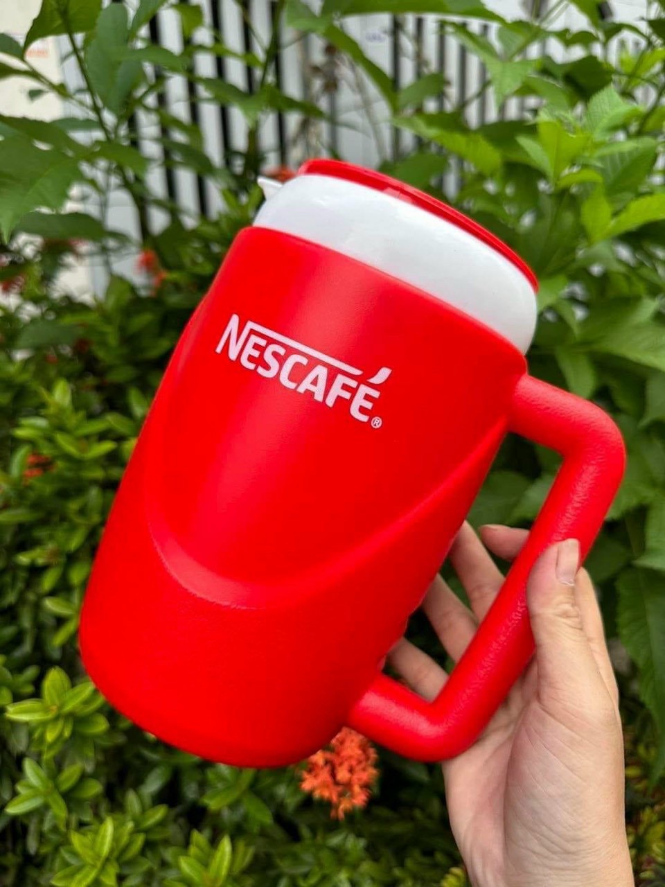 CA ĐÁ GIỮ NHIỆT 1.5 Lít NESCAFE