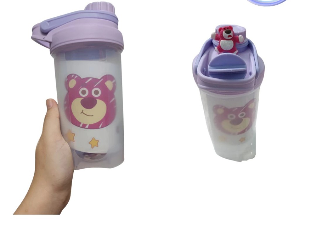 BÌNH NHỰA LẮC GẤU DÂU