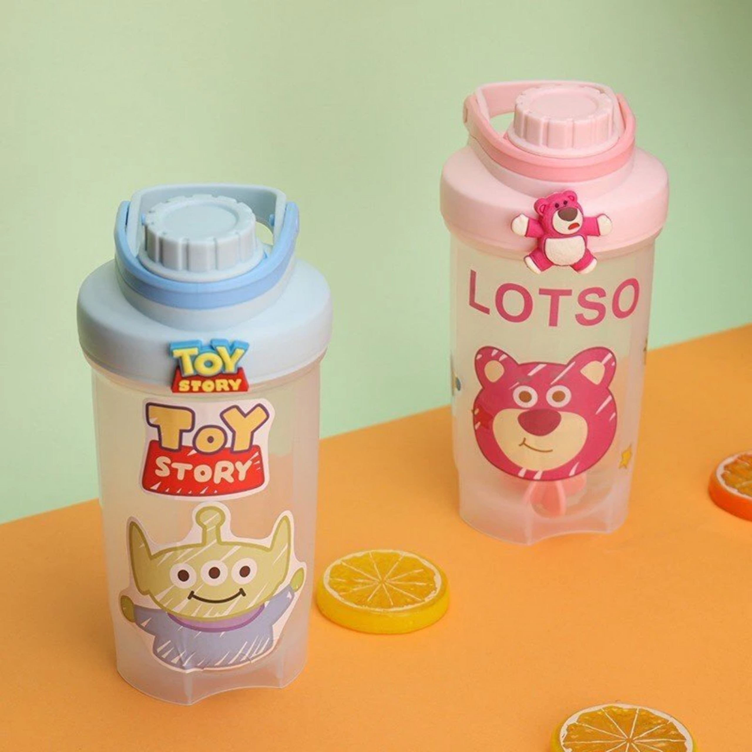 BÌNH NHỰA LẮC GẤU DÂU