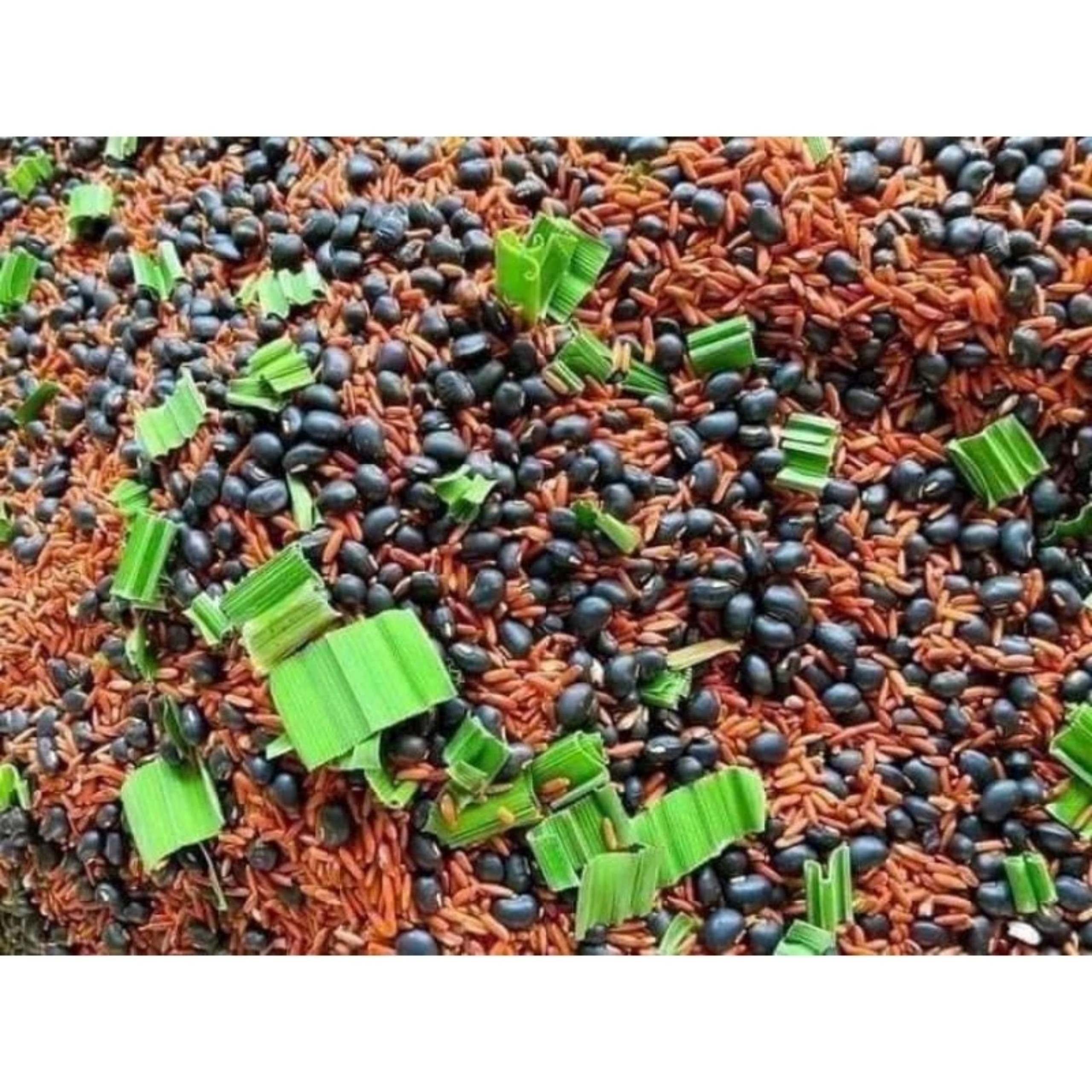 TRÀ GẠO LỨT ĐẬU ĐEN LÁ DỨA