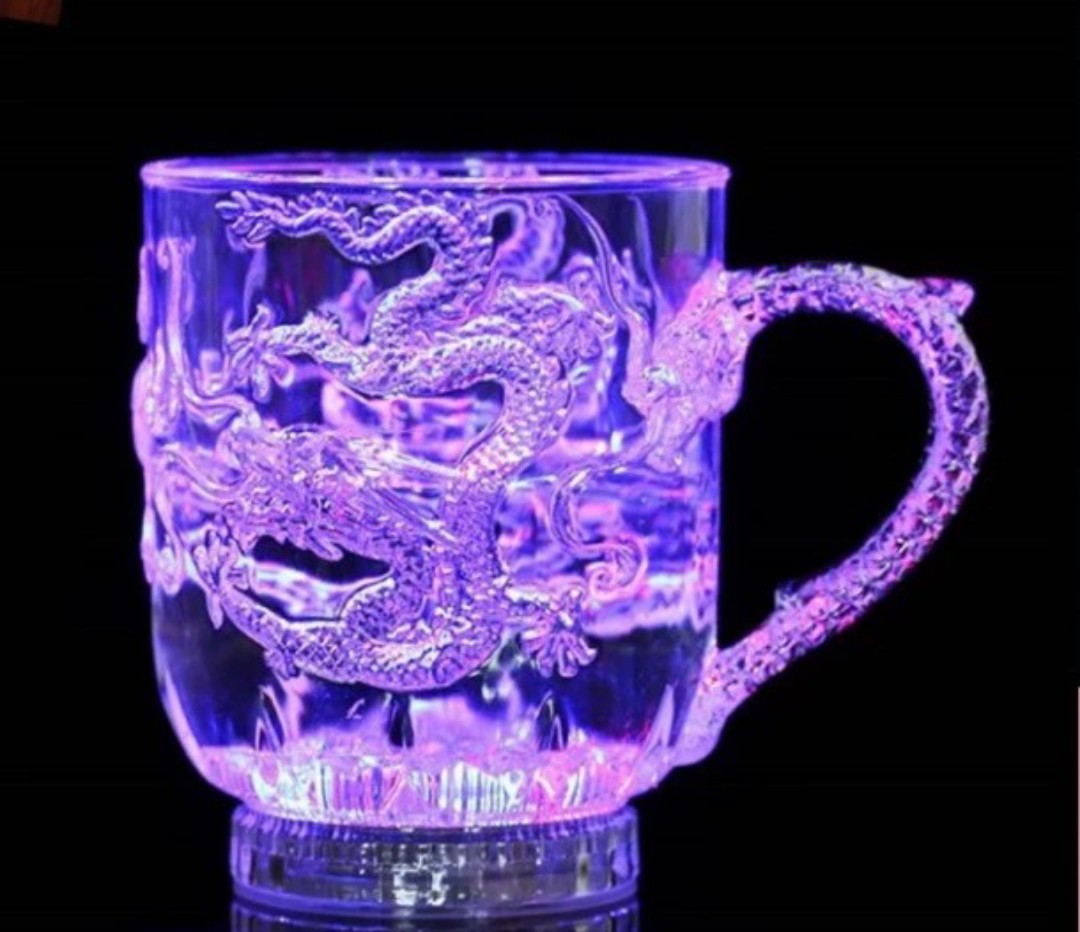 LY NƯỚC PHÁT SÁNG