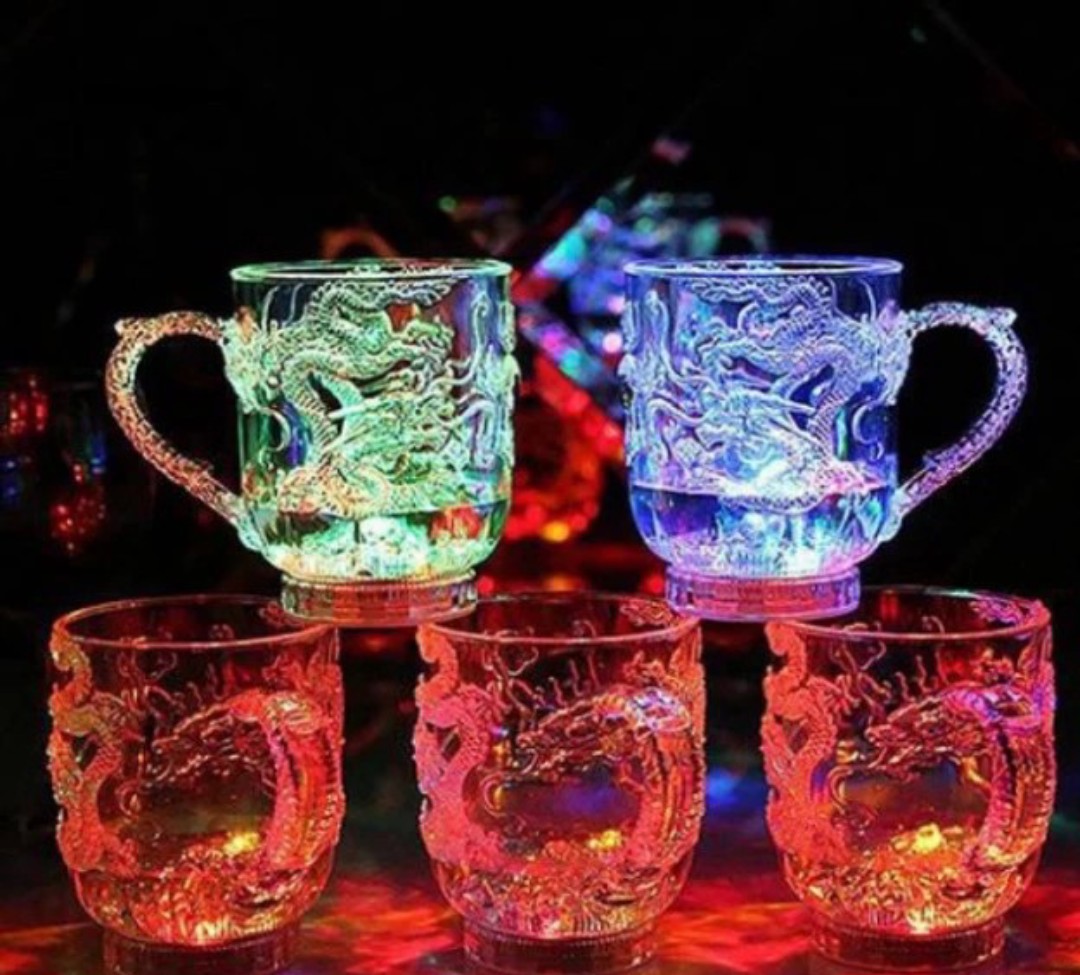 LY NƯỚC PHÁT SÁNG