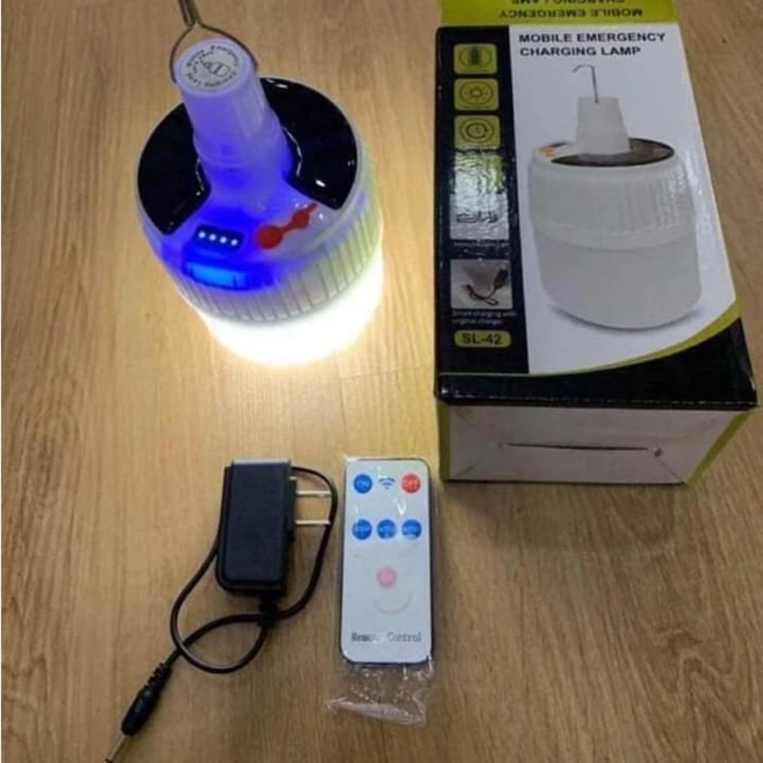 ĐÈN LED 100W SẠC TÍCH ĐIỆN + SẠC NĂNG LƯỢNG MẶT TRỜI CÓ MÓC TREO