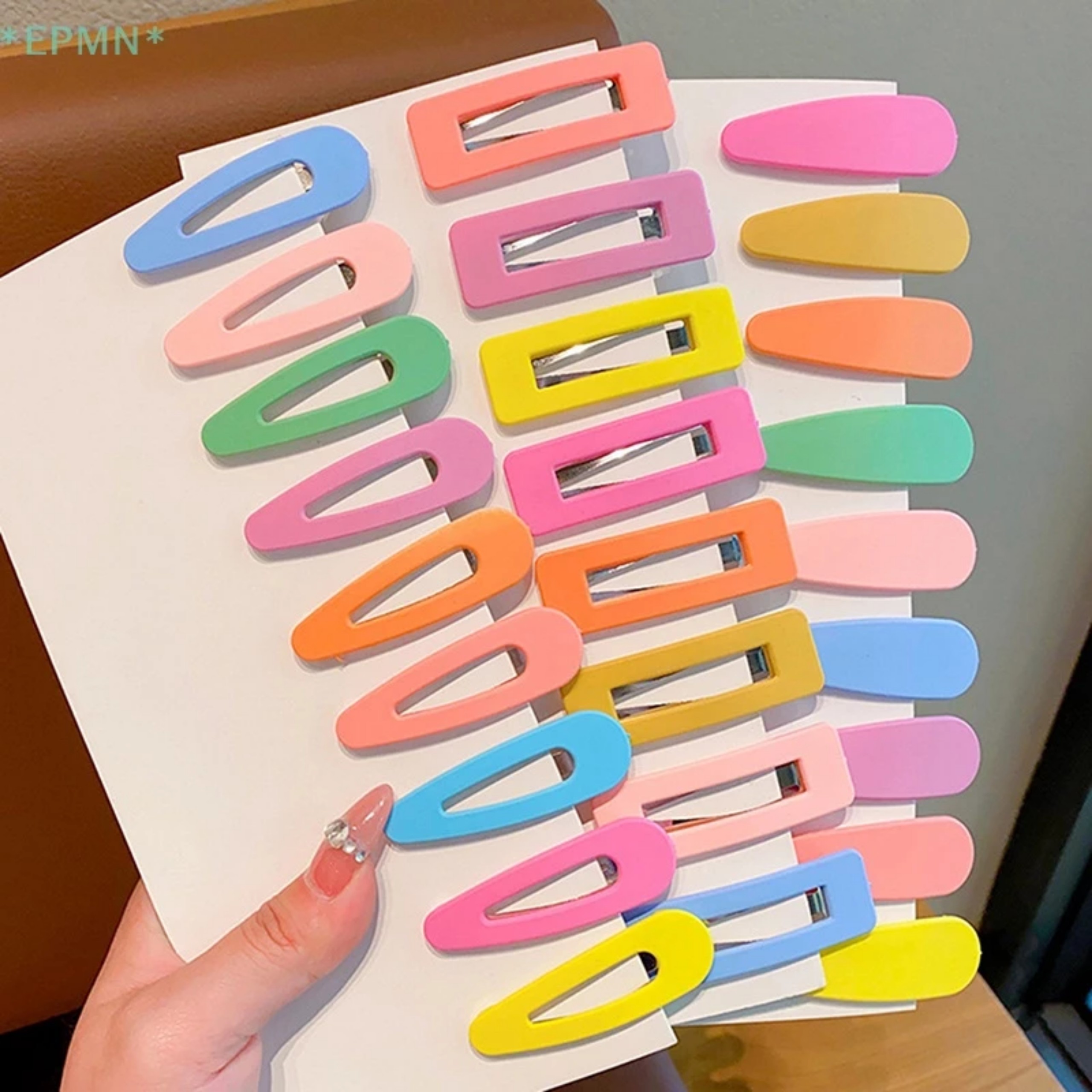 VỈ NHIỀU KẸP TÓC