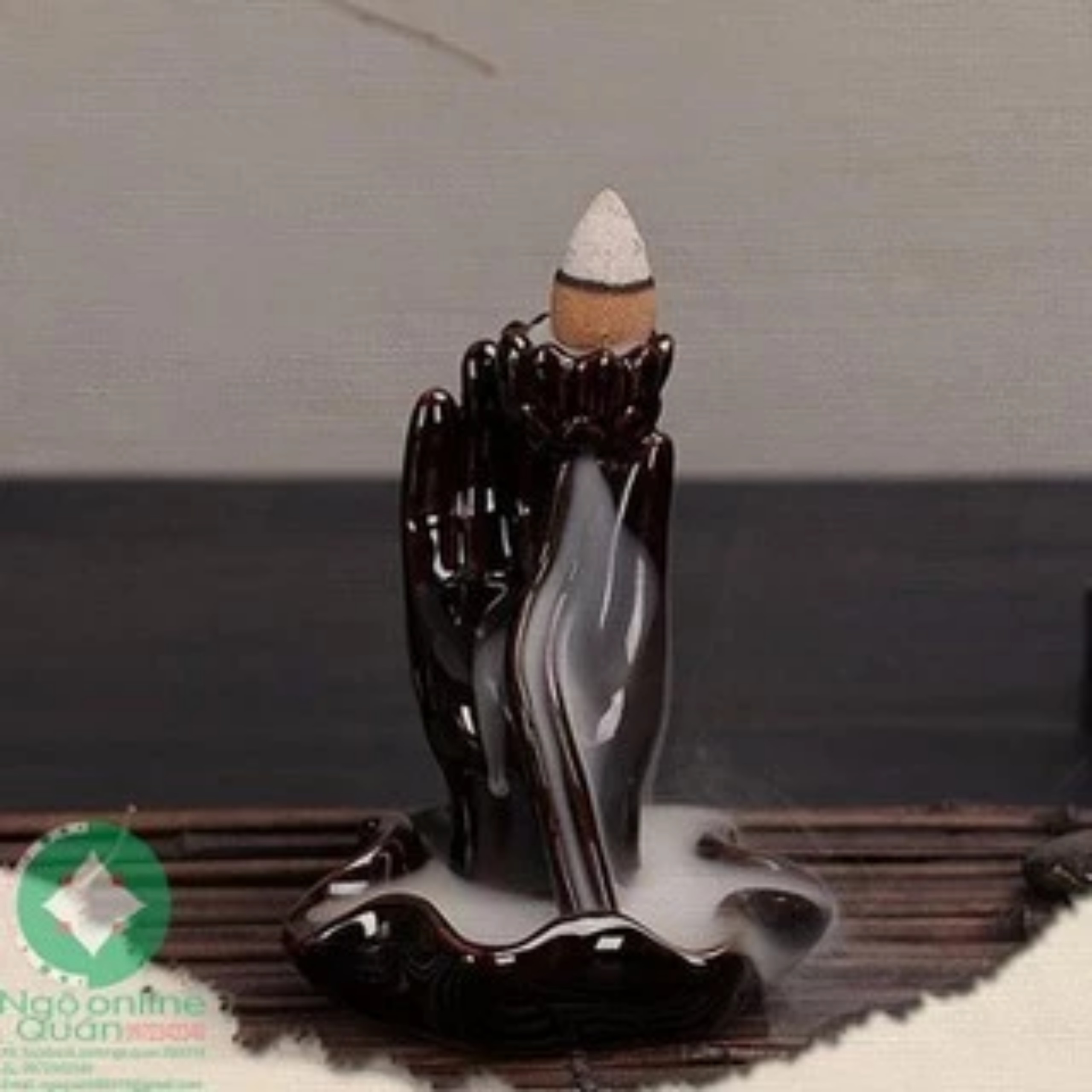 THÁC KHÓI TRẦM HƯƠNG BÀN TAY PHẬT