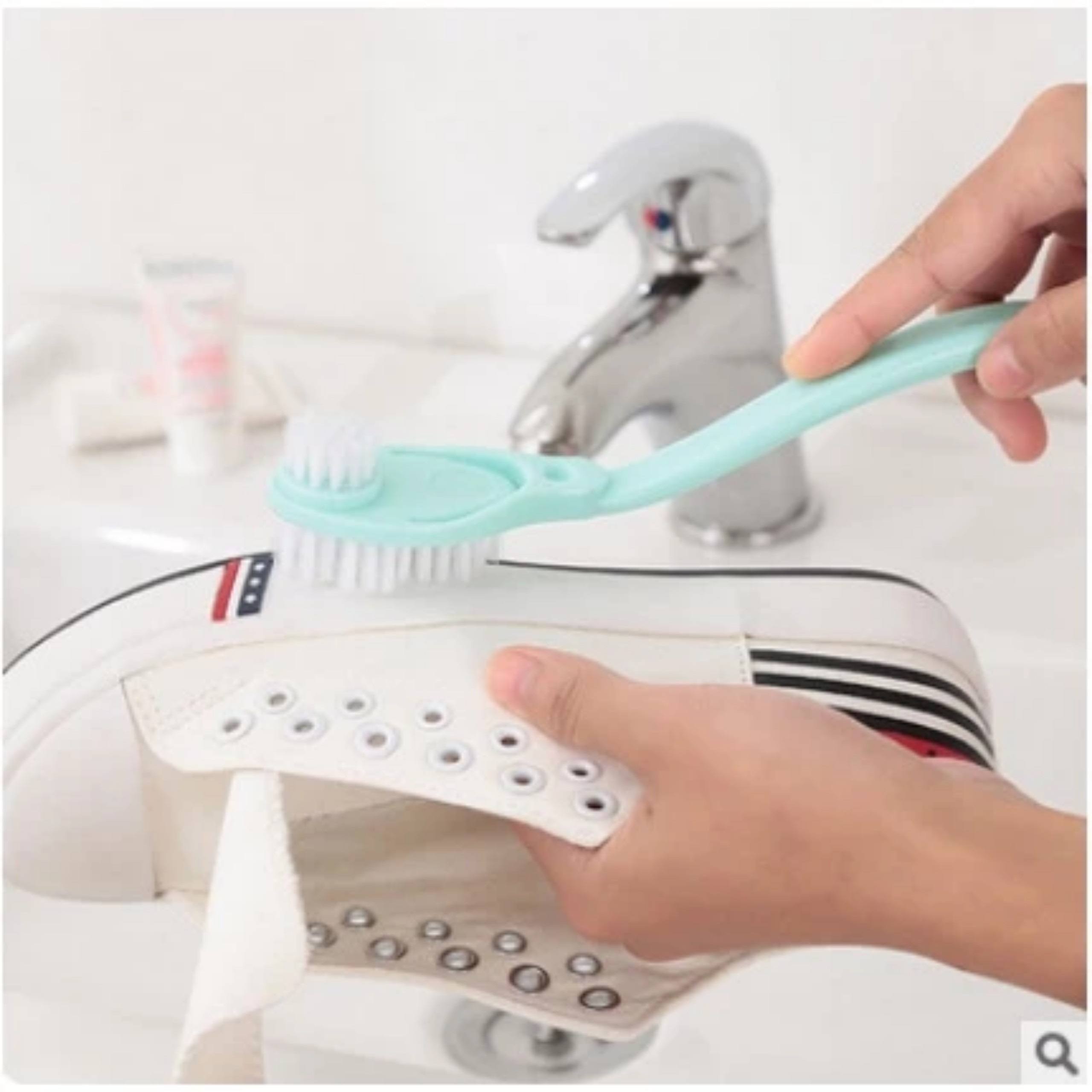 BÀN CHẢI VỆ SINH ĐẾ GIÀY