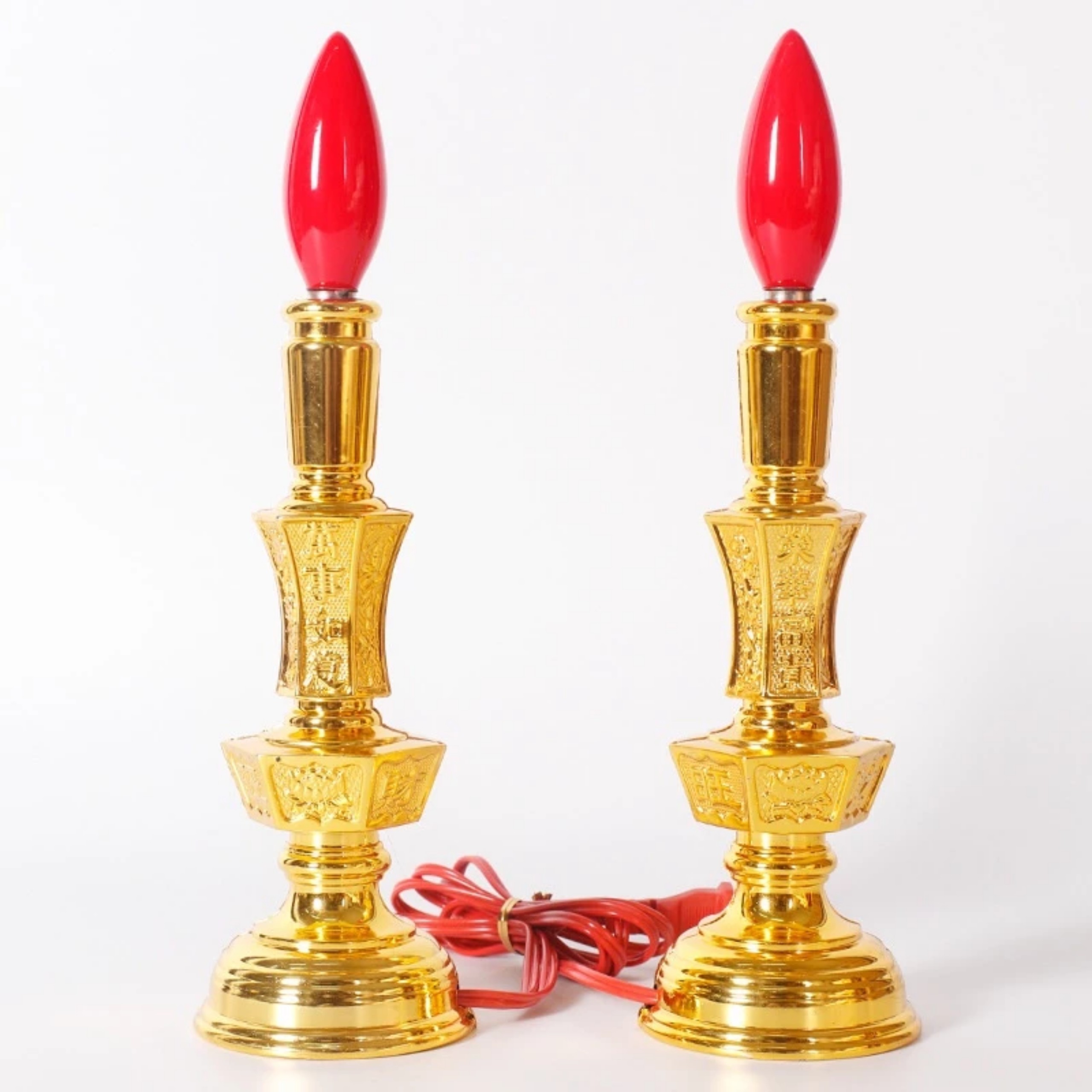 CẶP ĐÈN THỜ ĐẾ VÀNG