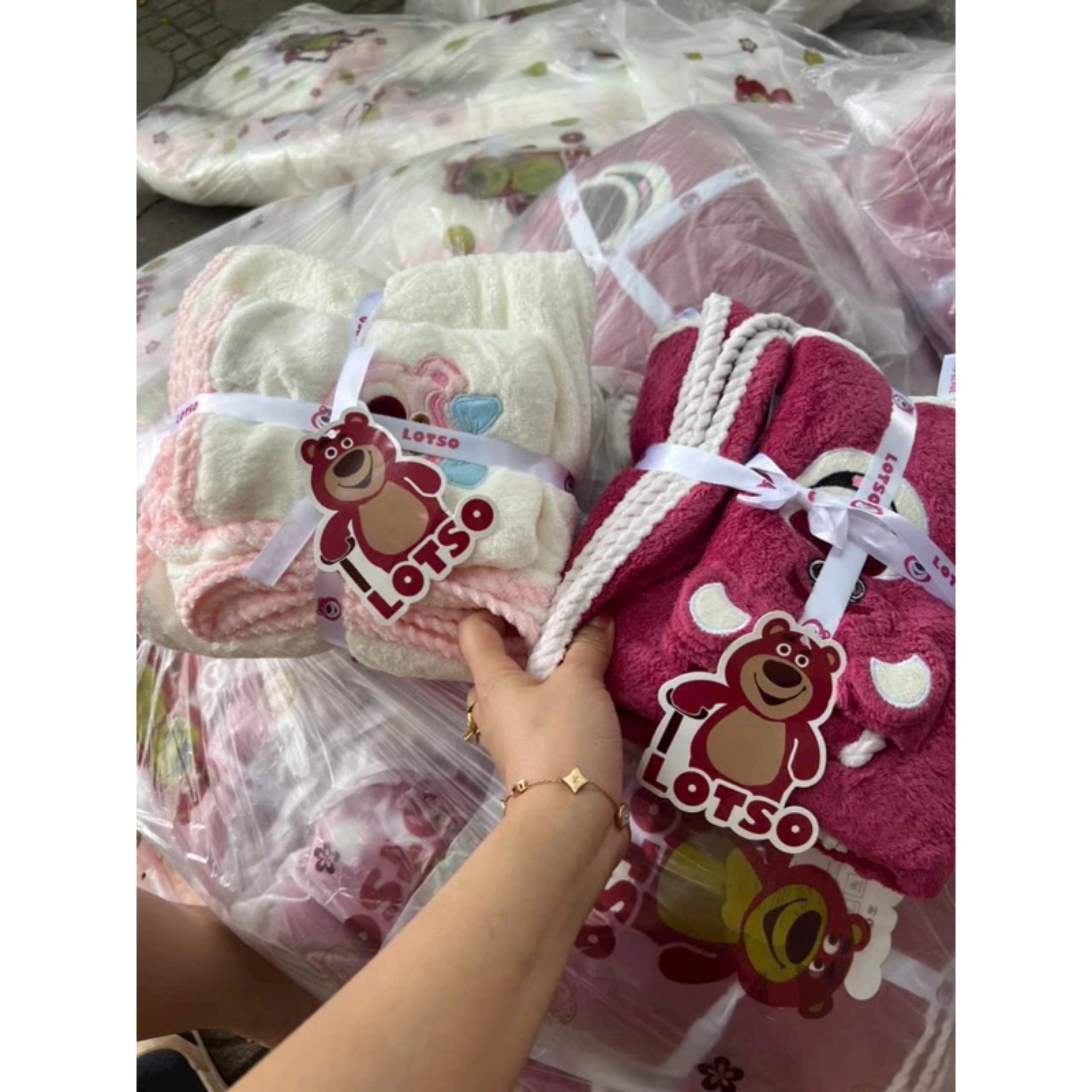 SET 2 KHĂN TẮM HÌNH GẤU