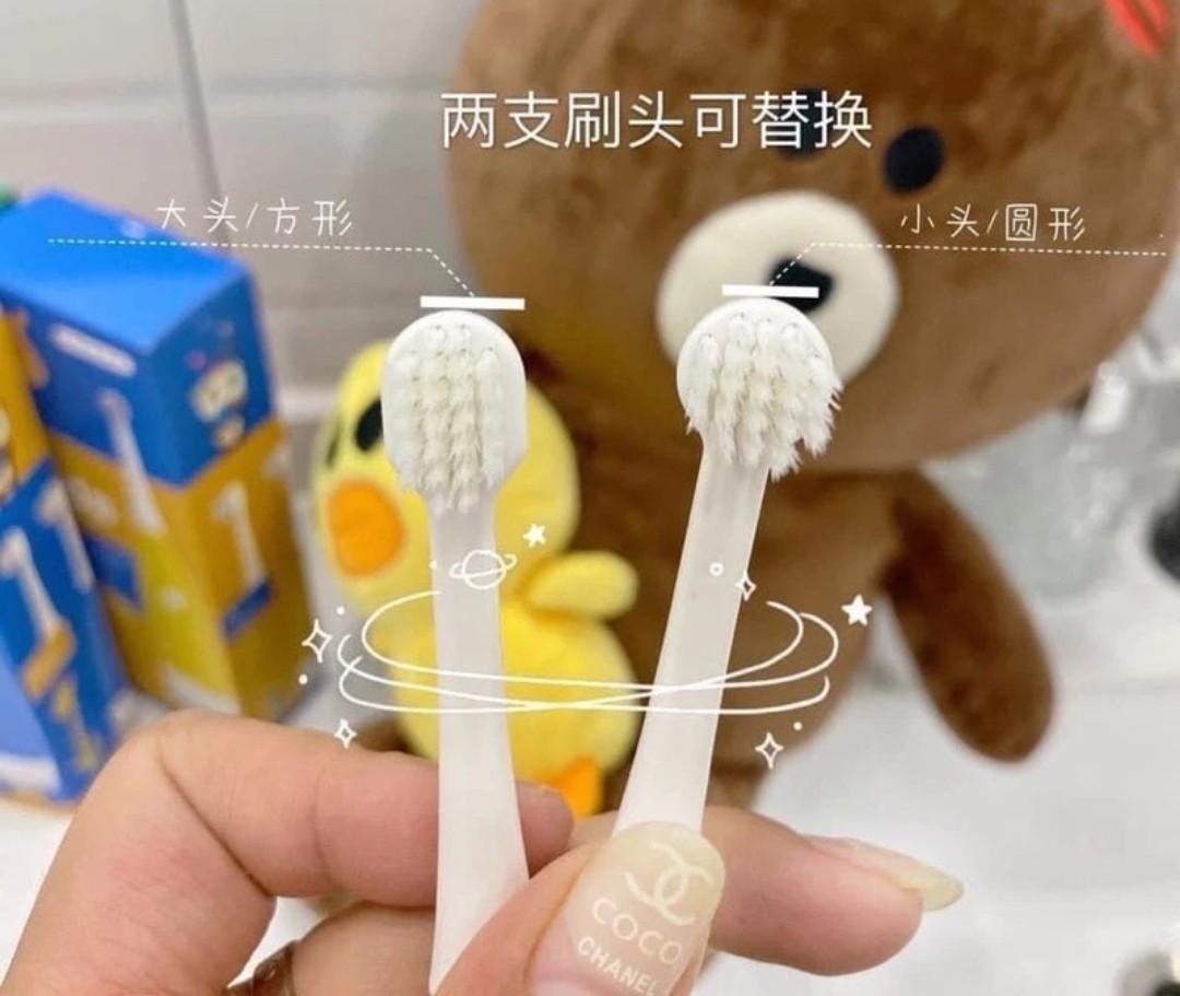 BÀN CHẢI ĐIỆN EM BÉ