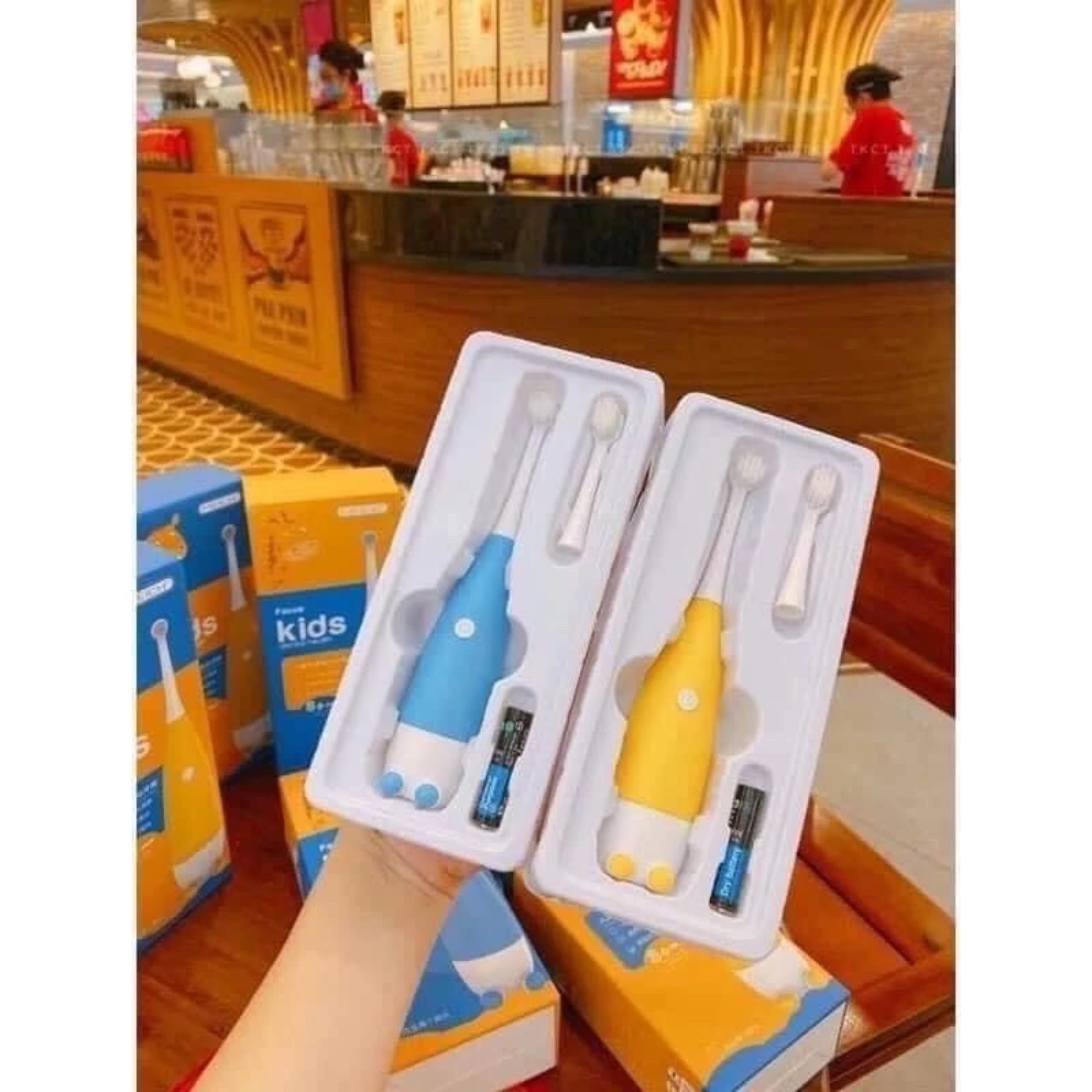 BÀN CHẢI ĐIỆN EM BÉ