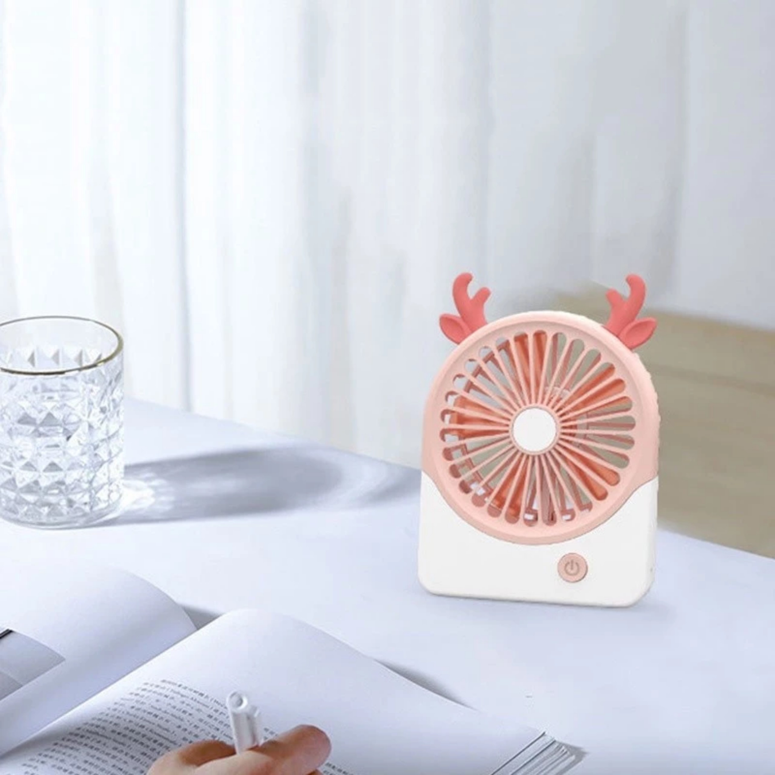 QUẠT TÍCH ĐIỆN CẦM TAY HÌNH THÚ DỄ THƯƠNG