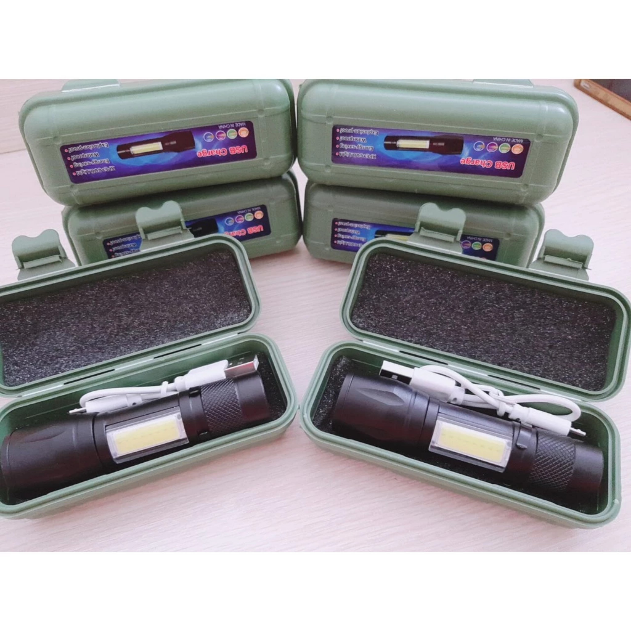 ĐÈN PIN MINI SIÊU SÁNG CÓ ZOOM