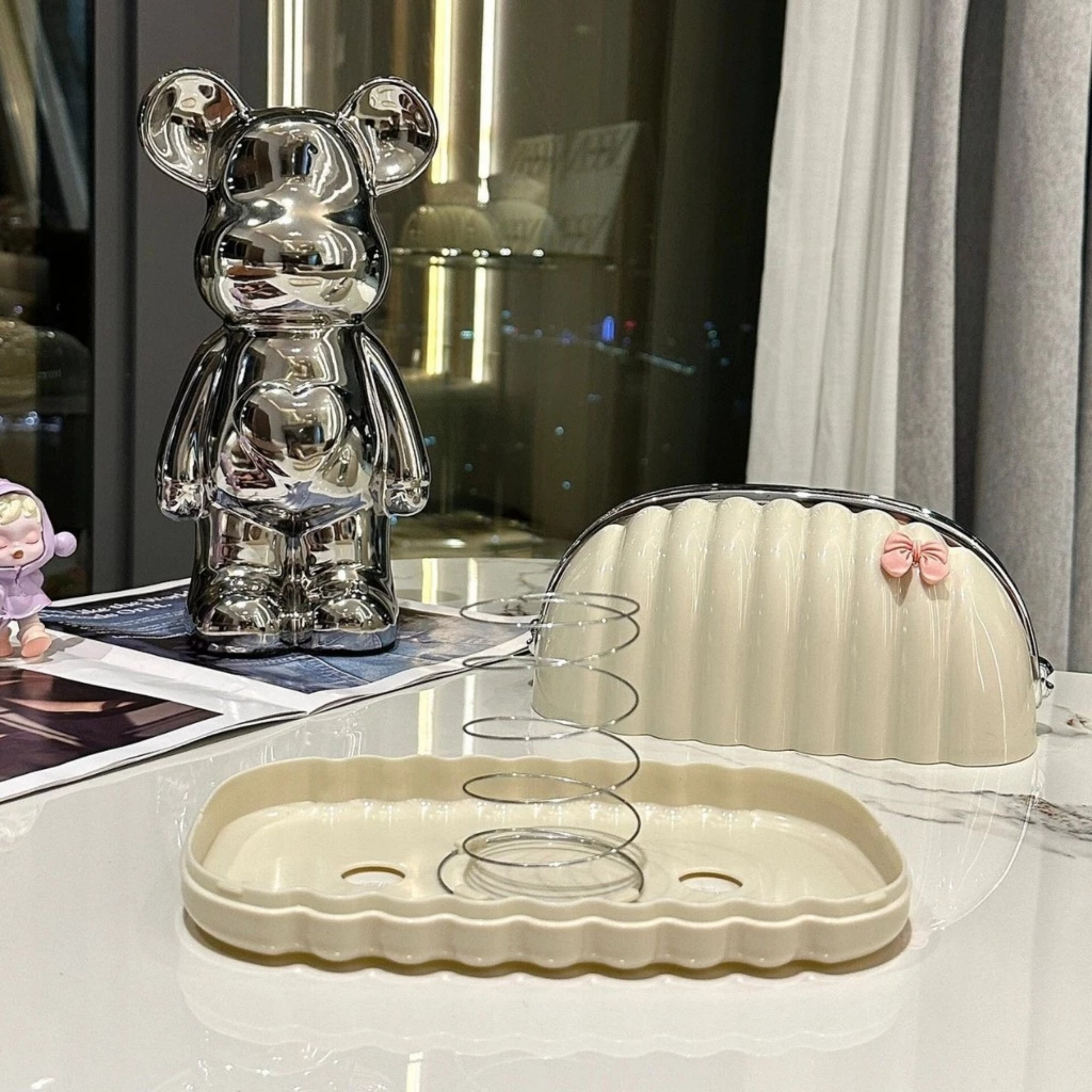 HỘP ĐỰNG KHĂN GIẤY DẠNG TÚI XÁCH KÈM NƠ