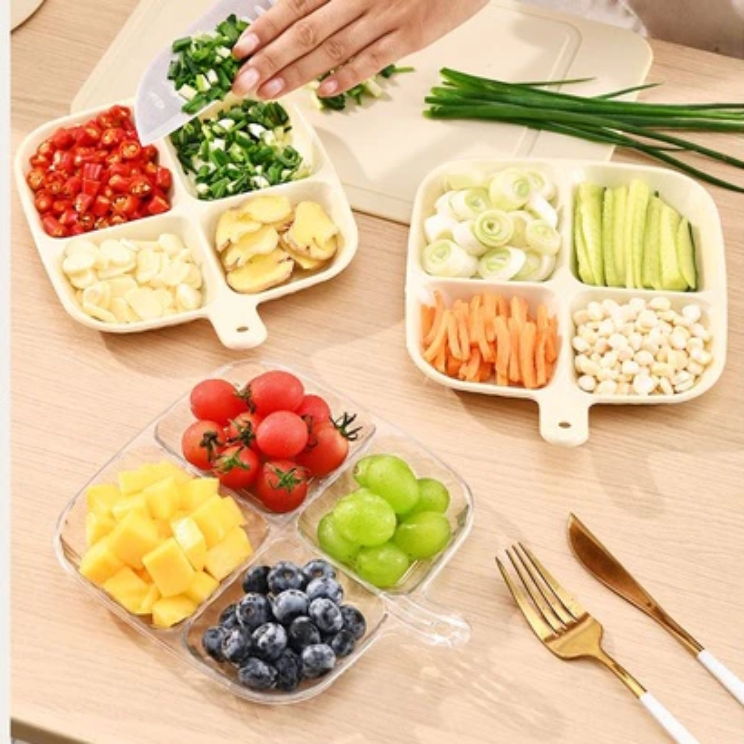 KHAY NHỰA 4 Ô ĐỰNG THỨC ĂN