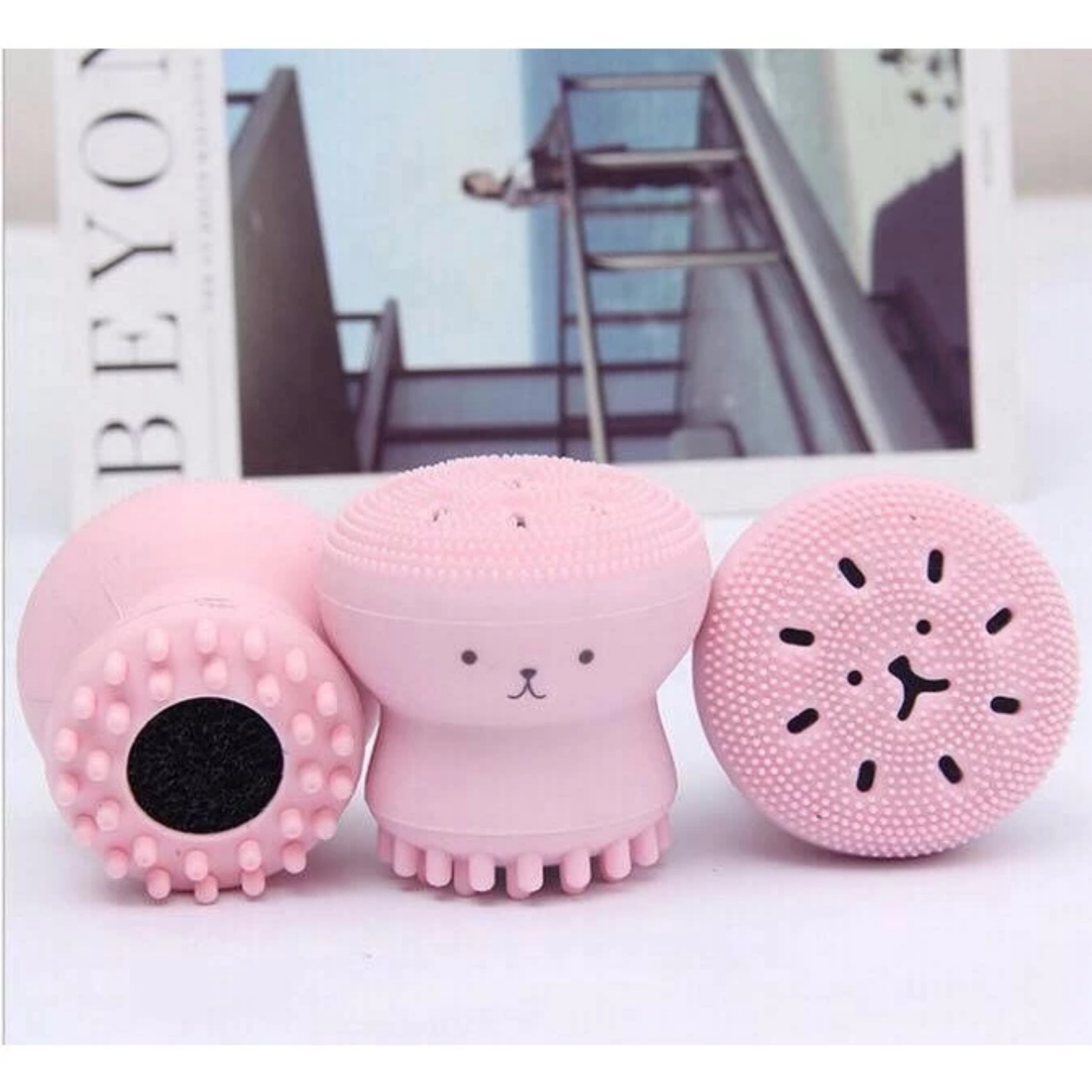 CỌ RỬA MẶT BẠCH TUỘT