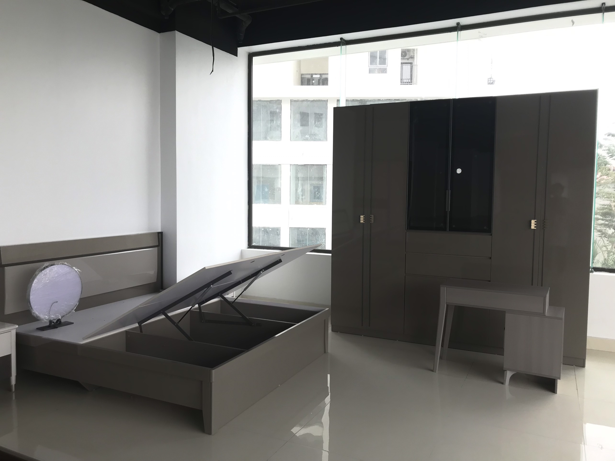 Tủ quần áo cao cấp 517YG KT: 2400*620*2400mm